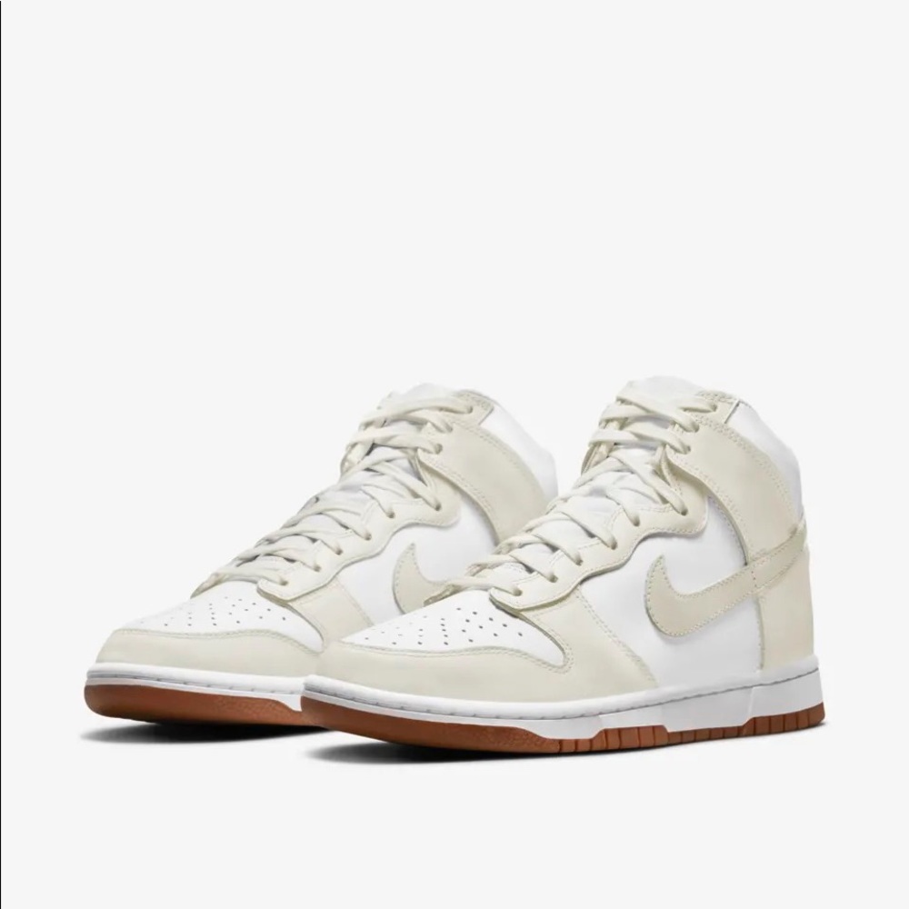 Brand new authenticated Nike Dunk Sail High Gum size 8